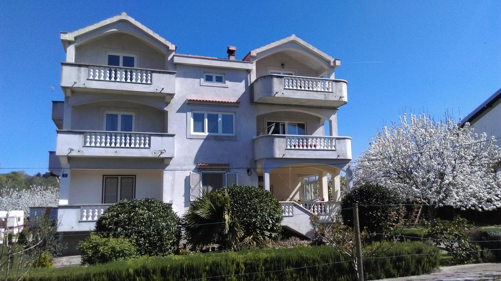 Apartments Lena Sutomiscica Exterior photo